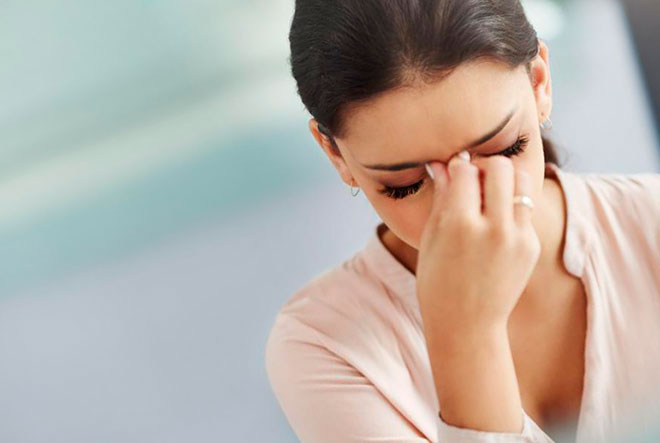 у девушки болит голова из-за остеохондроза грудного отдела позвоночника